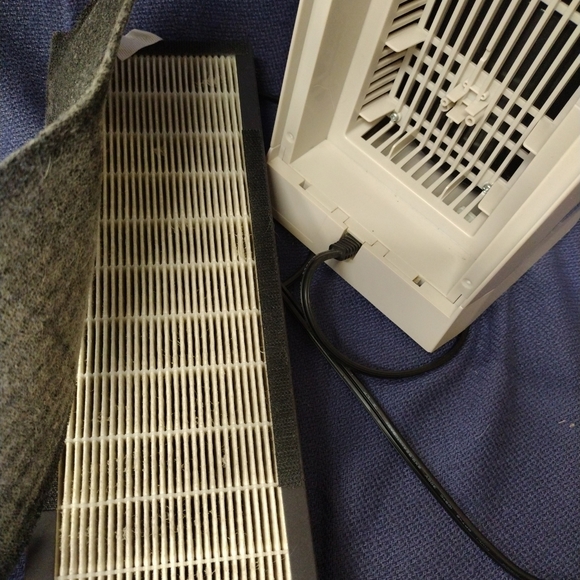 Oreck Air Tower Purifier Model  WK17500QPC 3-Speed Portable HEPA Filtration USED - Picture 13 of 14